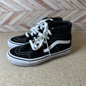Youth size 2.5 Vans high top lace up black white